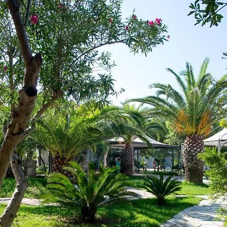 فندق Lo Scoglio 3*