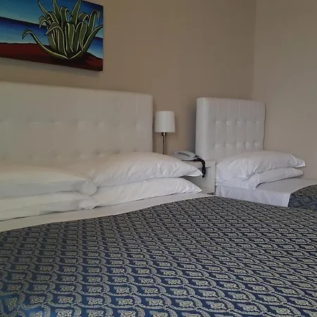 Lo Scoglio 3* بورتو سيساريو