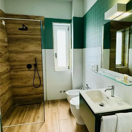 Lo Scoglio بورتو سيساريو