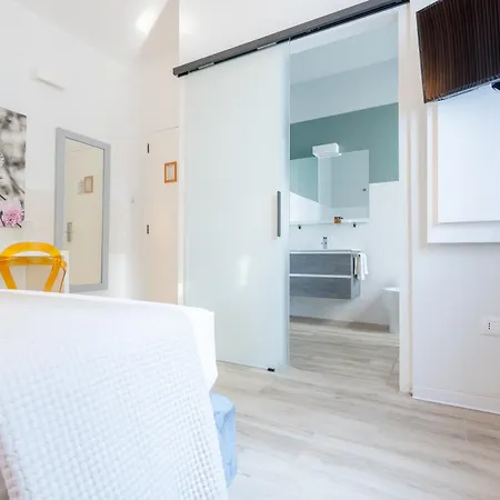 Lo Scoglio Szálloda