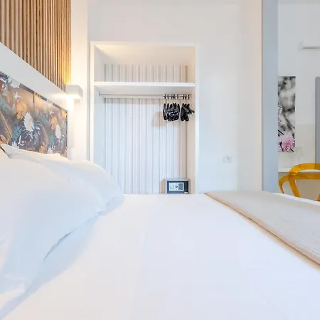 Lo Scoglio Szálloda 3*